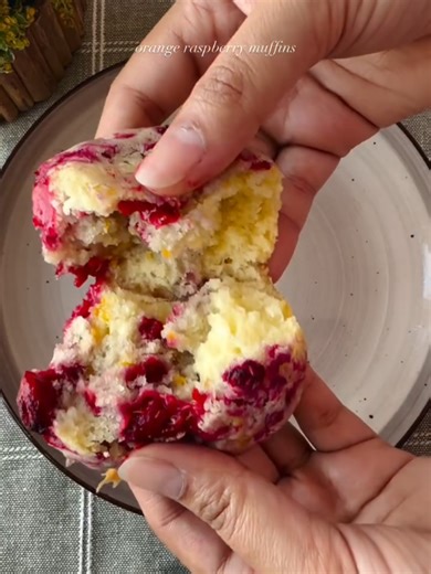 Soft & Zesty Orange Raspberry Muffins 🍊🧁 #orangemuffins #raspberrymuffins #muffinrecipe #easybaking #homebaker