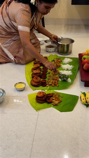 Daily Foodie on Instagram: "புரட்டாசி அமாவாசை #breakfast #lunch #dinner #minivlog #90﫰﫰﫰#packing #cooking #food #home #yt #lunch #breakfast #shortvideo #reels #instagram #pooja #instagood September 22, 2025 #fyp #explore #foryou #viral #trending"