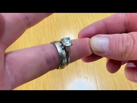 How to Clean a Diamond Ring: Demonstrating the Dazzle Stik