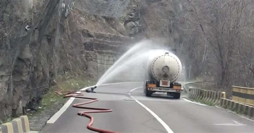 Scăpări de gaz dintr-o autocisternă condusă de un șofer din Bihor, pe Valea Oltului. Drumul este blocat până miercuri - BIHON