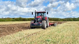 CASE Optum 300 & Kverneland DTX field operation