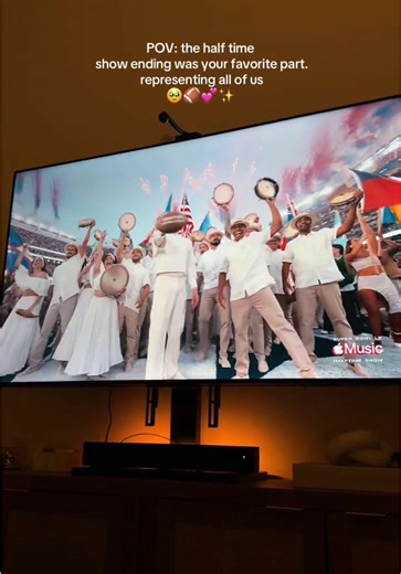 the ending of the halftime show was everything 🔥 equality and humanity for all 💗 #badbunnypr #Superbowl #nflfootball