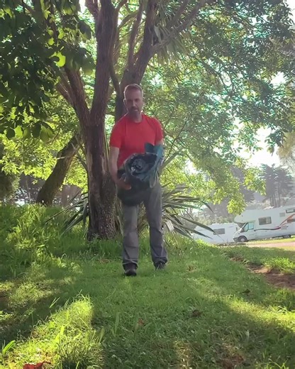 I’ve already set up my paper house, under the tree 🌳 🌴 🌲. Happy 😊.