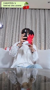 7.1K views · 457 reactions | [WEIBO] 250930 Behind the scenes of #CHANYEOL's Sohu Interview Video tầm một phút hơn mà Chanyeol có tận 7749 biểu cảm nhưng đôi mắt thì bao năm vẫn vậy, tròn xoeeeeee | Yeol Best - Chanyeolie Vietnam Fanpage | Facebook