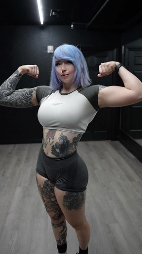 🌸🌺delanie🌺🌸 on Instagram: "just another chill, laid back, totally not hard glute & hammy workout 😼 😫 felt super bloated and unmotivated bcs of cramps and 🩸 and usually I skip the gym when I feel like this but this is the first time in a long time I took control of the outcome of the most painful day of my cycle. I know it’s a lil TMI lmao but I know a lot of women suffer debilitating days like this so if I can motivate anyone to get out of bed on their worst day and give yourself a chance