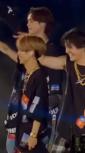 6人全員がずっと笑っていられますように＿ 06の北斗担拾ってください インスタ来てくれると嬉しいです #sixtones #彗星の空 #ジェシー #京本大我 #松村北斗 #高地優吾 #森本慎太郎 #田中樹 #おすすめに乗りたい @SixTONES / ソニーミュージック