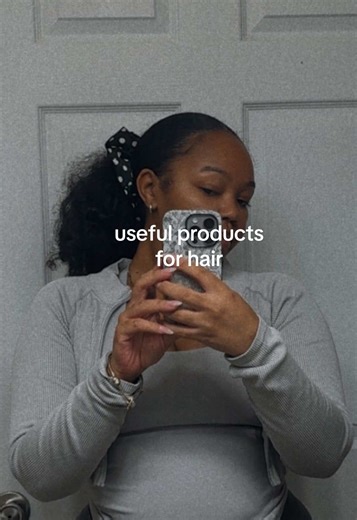 2026 hair goals will require you to build a routine to create a firm foundation. Length retention isn’t luck, it’s strategy. My fav useful products: - Herbal hair butter & oil (can be found under my profile pic) - Deep Conditioner ( I love Curlsmith Deep Quench or Shea Butter Manuka Honey) - Protein Treatments (I love Aphogee) - Trimming Schedule - Satin bonnets, hair scarves, scrunchies - limited added synthetic hair What are your hair goals or struggles?? #hairgrowthjourney #hairgrowthtips #ha