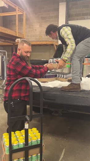 Chad from DNYC and Jacob from Mountain Roads loading up the fresher MR beer for the site!