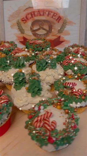 Karácsonyi koszorú válogatás a pékségben. 🎄⭐️🎁💖 | Külvárosi Pék