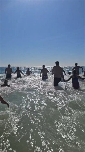 Polar Bear Dip, Gulf Shores, Alabama 1-1-2026 Woohoo!!! This years Polar Bear Plunge was so much fun! So many epic costumes, laugh, and joy. Did you take the plunge today? #gulfshores #alabamabeaches #gulfshoresalabama #gulfcoast #alabamagulfcoast | Gulf Coast Journeys