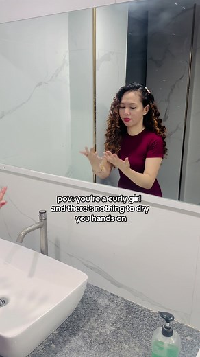 instant curl refresh 😆 #fypシ #fyp #curlyhair #curly #curls #relatable #curlyteacher❤️