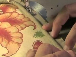 Welting or Piping a Pillow