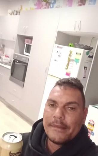 It’s on the house 🤣🤣 #fyp #aboriginaltiktok #drinking #jokes #hahaha