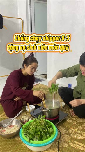 Chị Em Xứng Đáng Nhận Hoa Mỗi Ngày