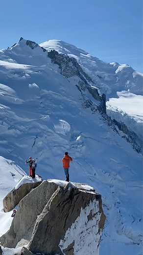 2.4K views · 377 reactions | Aiguille du Midi  Des paysages à couper le souffle 朗❤️ ➕d'infos  : https://www.montblancnaturalresort.com/fr/aiguille-du-midi #chamonix #aiguilledumidi #visitmontblanc | Mont-Blanc Natural Resort | Facebook