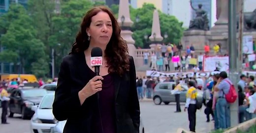 El caso Ayotzinapa, la fuga de “El Chapo” Guzmán y terremotos: los grandes cubrimientos de la periodista colombiana Krupskaia Alis que falleció