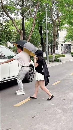 She Threw Her Shoe… Then KindMan Hid Her In Plain Sight #KindManGlobal #PublicSafety #SilentSOS