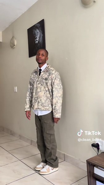 Stylish Fashion Tips: Embrace the Formal Meets Casual Look