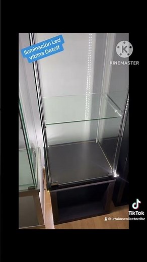 Iluminación vitrina Detolf de IKEA