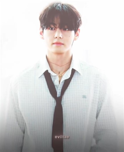 #thv ٭ he better knows how make heart beat faster 🙌 | Iu Ar Apon Bon