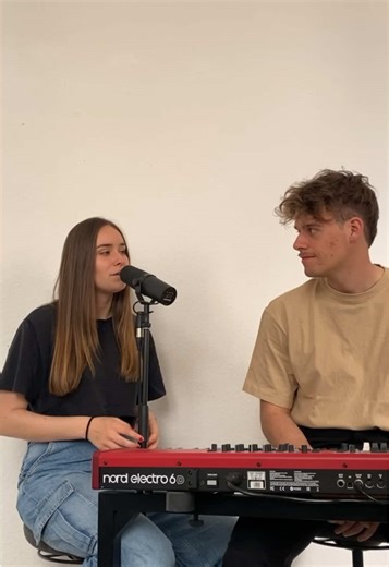 bubbly 🫂 #singing #cover #musicians #piano #bubbly