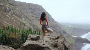 725K views · 2.2K reactions | 200 HR Online Yoga Teacher Training Certification, Yoga Alliance RYS-200 律 | YogaRenew | Facebook