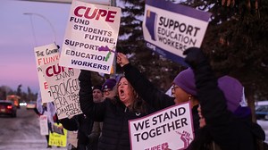 Thousands of school support workers off the job in Edmonton, nearby communities