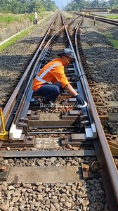 207K views · 1.4K reactions | Turnout Cleaning and Lubrication Maintenance. #railway #railroad #railfans #train #turnout | Bayu Santoso | Facebook