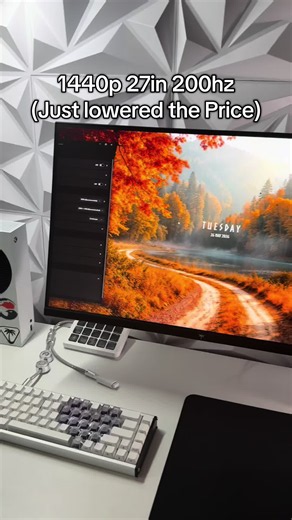 How are we making money off this 😭🙏 KTC Monitor 200hz 2560x1440p native and overclock to 2560x1440p At 210hz and has built in speakers #ktcmonitor #monitor #gaming #pcgaming #gamingsetup