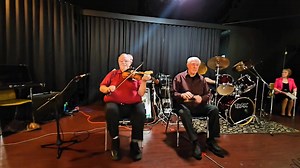 Je commence avec une bonne ami, messieurs Mario Llandry au violon 🎻🎶🎸🥁 Gala Folklorique Princeville, 6 Avril 2025. Bonne écoute à tous #violon #galafolklorique #folklore #quebecois #musique | Eric Boucher