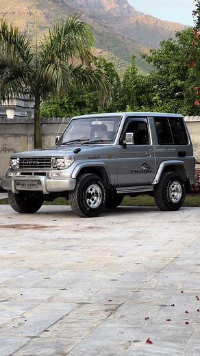 Classic Toyota Land Cruiser 1994 Model with Air Suspension