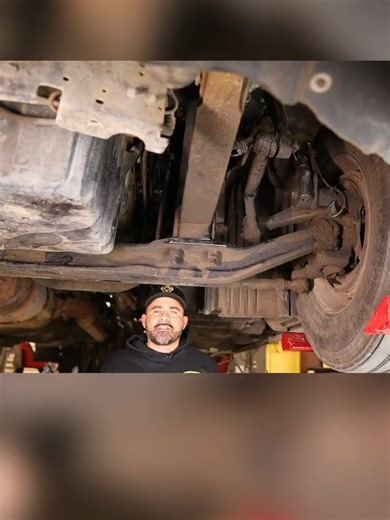 Recommend replacing front leaf spring on high mileage semi truck suspension. #dieselengines #semitruck #technician