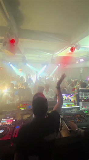 Coco Beach DJ Set Experience: Urban Jungle Vibes