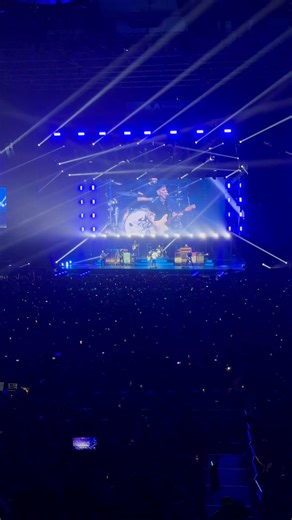 ¡Y suena “La Casa por el Tejado” ante un Movistar Arena a reventar! Fito & Fitipaldis | Movistar Arena España