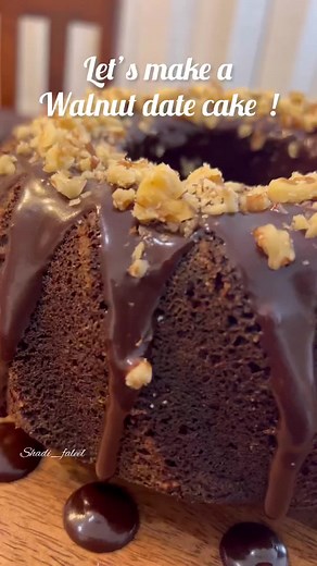 Delicious Walnut and Date Cake with Chocolate Ganache Recipe