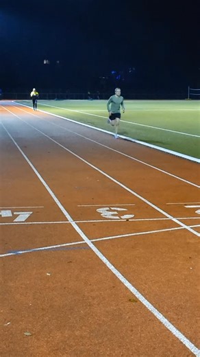 Lauftraining Tus Kaisersesch und RSC Untermosel. Bei tollen Wetter und mal ohne Regen. Da einige 5 km Läufer in den nächsten Wochen anstehen, waren heute die Intervalle mal wieder etwas länger, dafür aber auch intensiver. Heute standen 2000 m 4 x 1000m auf dem Plan. | Andreas Würtz