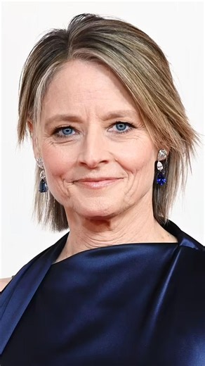 Jodie Foster Bikini Return — Proof in Pictures! #celebrityphotoshoot #hollywood #hollywoodbuzz