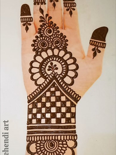 Trending Mehndi Designs 2024: Easy & Minimal Ideas