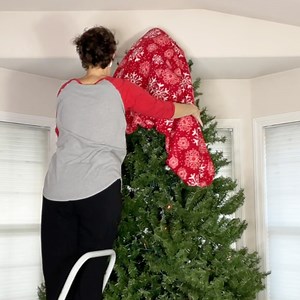 15 last minute Christmas decor ideas made from Dollar Store finds! | Hometalk