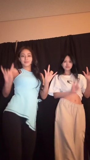 Stadium Superstars: TWICE Jihyo & Mina | Finger Dance, Singing & Dancing Talents