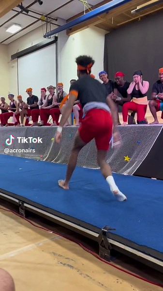 @-MKA- matios fail If you dont want me to post it i can take it down 👍🏻. . . . #acrobatics #circus #foryou #foryoupage #VikingRise #fypシ゚viral #gymnastics #fyp #tumbling #cheer #gymfails #funnyvideos #trending