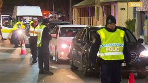 Coronavirus: NSW and Victoria border closes