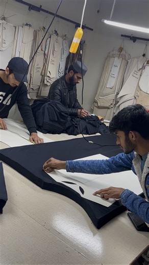 Rival Wears on Instagram: "𝐊𝐢𝐜𝐤𝐢𝐧𝐠 𝐎𝐟𝐟 𝐀𝐧𝐨𝐭𝐡𝐞𝐫 𝐁𝐚𝐭𝐜𝐡 𝐨𝐟 𝟑𝟎𝟎 𝐒𝐡𝐢𝐫𝐭𝐬, 𝐂𝐮𝐭𝐭𝐢𝐧𝐠 𝐄𝐚𝐜𝐡 𝐏𝐢𝐞𝐜𝐞 𝐖𝐢𝐭𝐡 𝐍𝐨𝐭𝐡𝐢𝐧𝐠 𝐁𝐮𝐭 𝐒𝐤𝐢𝐥𝐥𝐬. Every shirt in this batch is being shaped to perfection, ready to move seamlessly to the next floor of production which would be “Stitching Department” ⬇️Details⬇️ • Process: Fabric Cutting • Fabric: Premium Polyester • Product Type: T-shirts ⬇️Customisations We Offer⬇️ 👕 Printing Options: • Vinyl Transfer • Screen P