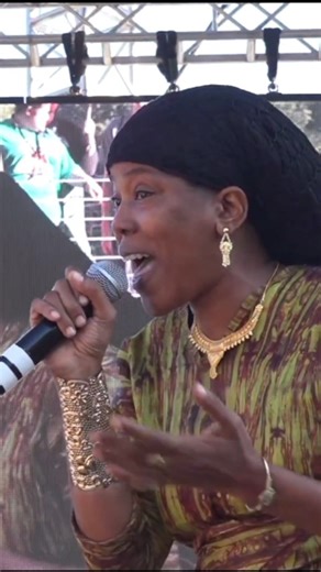 Reggae Soulmuzik on Instagram: "Dezarie - Living Ones (with Ron Benjamin Reggae on the River, CA, US 2017) #reggaesoulmuzik #reggaemusic #reggae #reggaeroots #reggaevibes"