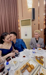 3.9M views · 169K reactions | Thol Sophiti អត់អាសូទ្រូងខ្ញុំទេ  ហើយវាឪ្យខ្ញុំថើបពូណុយ 沈Ban Samnang | Neang Davin | Facebook