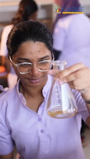 Chemistry Lab at Vinjee Junior College | Practical Learning for JEE & NEET Aspirants