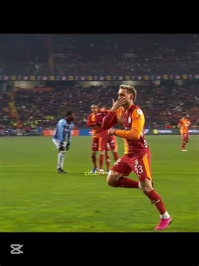 abimiz osi yokken santrofor oynayacakmış#galatasaray #itzy #football #barış