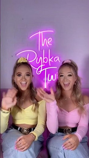 You think we look like twins… well we’re not