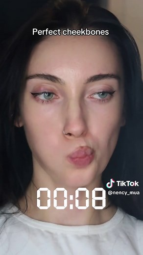 Perfect Cheekbones with Face Yoga: Sculpt Your Face Naturally