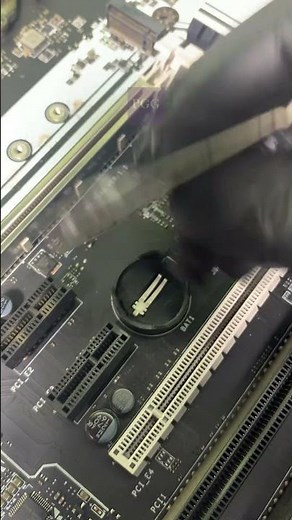 How to Replace CMOS Battery on MSI E3 KRAIT GAMING V5 Motherboard #shorts